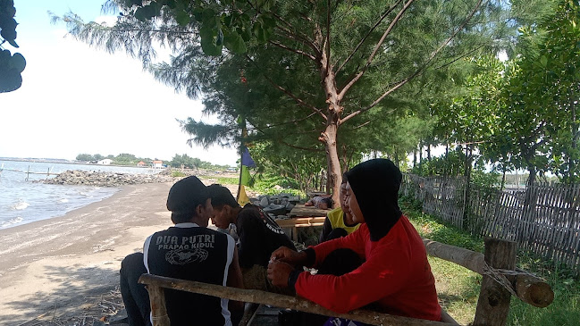 Warung Pinggir Pantai "TAZKIA" - Kota Tegal