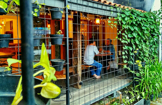 Kedai Kollout - Gastronomi dan perhotelan