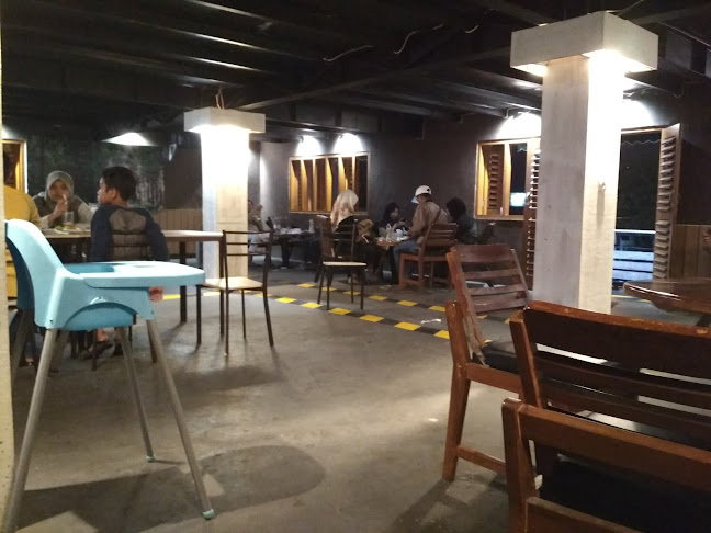 Jl. Jayanegara, Gatul, Banjaragung, Kec. Puri, Kota Mojokerto, Jawa Timur 61363