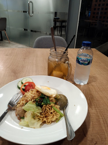 Opinii despre Loko Cafe - Semarang Tawang în Kota Semarang - Gastronomi dan perhotelan