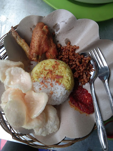 Sentra Wisata Kuliner Wiyung - Surabaya