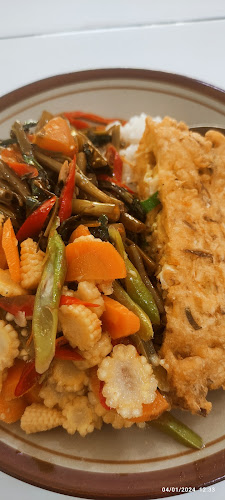 Opinii despre Warung Makan ARFA în Surabaya - Gastronomi dan perhotelan