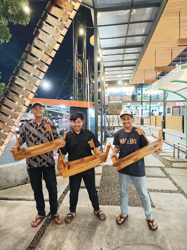 Bancaan Seafood Hollywood Surabaya - Surabaya