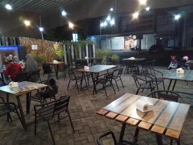 Opinii despre TERAS CATURWARGA în Kota Mataram - Gastronomi dan perhotelan