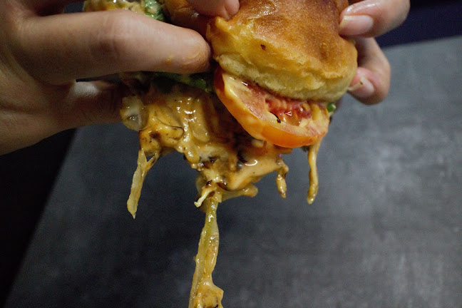 Opinii despre Burgerter în Kota Makassar - Gastronomi dan perhotelan