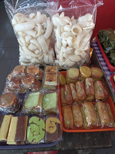 Suci Kue Kios Pasar Pon - Kota Blitar