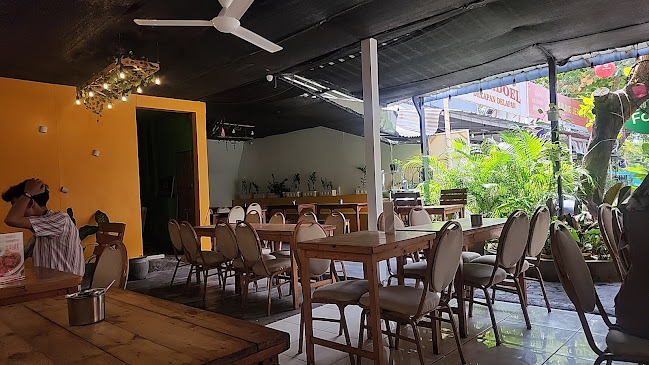 Ayam Kremes Cak Iwan - Kota Denpasar