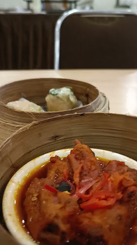 Opinii despre Golden Palace Hotel Kini Restaurant în Kota Pontianak - Gastronomi dan perhotelan