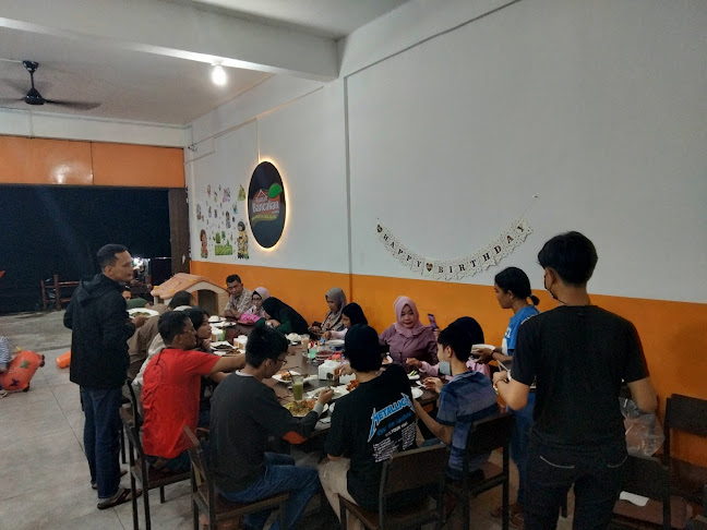 Rumah Bancakan Ayam bekakak - Gastronomi dan perhotelan