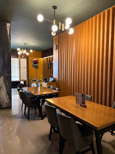 Noble Dine & Bar Manado - Kota Manado