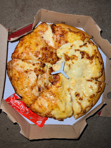 Opinii despre Pizza Hut Restoran în Kota Balikpapan - Gastronomi dan perhotelan