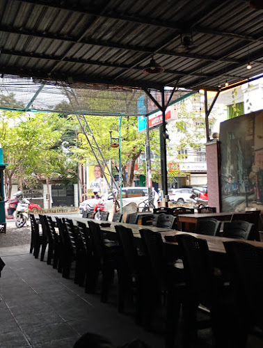 Frozzy Coffee&Juice - Kota Makassar