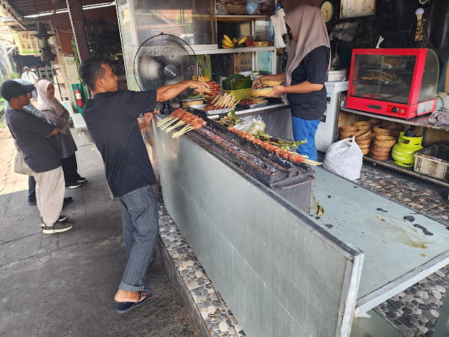 Warung Sate Rembiga UTAMA Bu Ririn - Gastronomi dan perhotelan