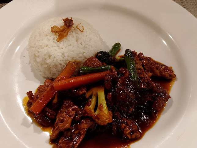 Opinii despre Monalisa Cafe în Kota Denpasar - Gastronomi dan perhotelan