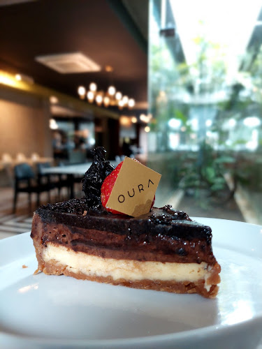 OURA - Cafe & Restaurant - Gastronomi dan perhotelan