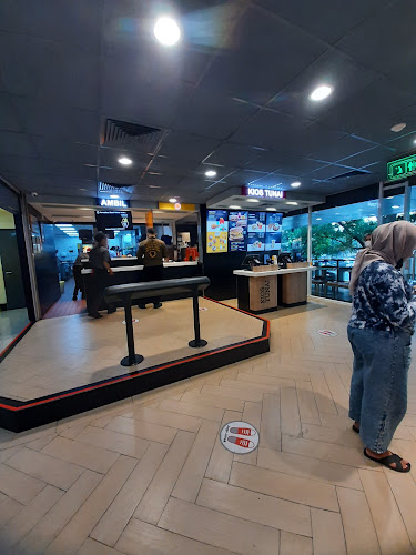 Comentarii opinii despre McDonald's Istana BEC Bandung
