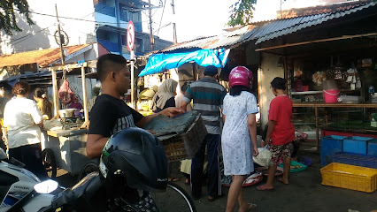 Pasar Tumpah Gresikan