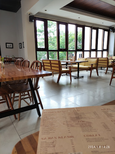 Comentarii opinii despre MAMA Toko Kue dan Es Krim