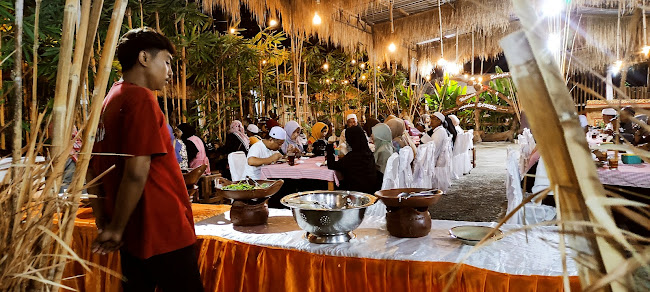 Lesehan Bambu sayang-sayang