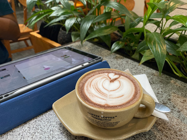 Coffee Toffee Airlangga Corner - Gastronomi dan perhotelan