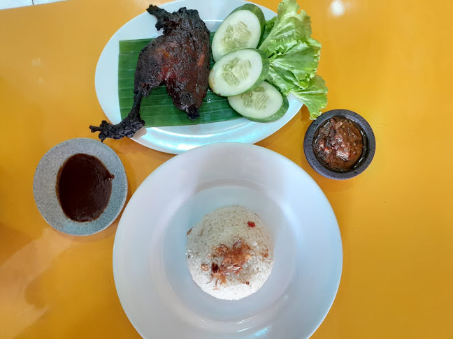 Opinii despre Ayam panggang kebbul kedaton în Kota Bandar Lampung - Gastronomi dan perhotelan