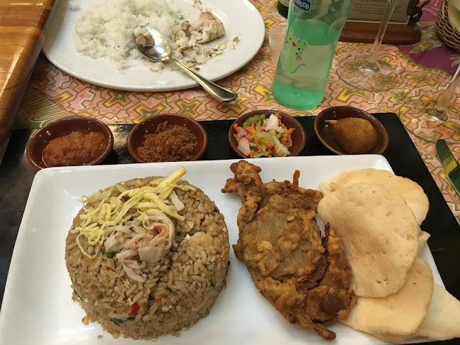 Opinii despre Paprika Restaurant în Kota Yogyakarta - Gastronomi dan perhotelan