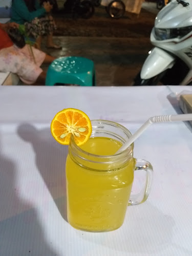 Opinii despre Lalapan Bebek Dan Ayam Goreng Spesial Sambal Ijo Mas Toni în Kota Mataram - Gastronomi dan perhotelan