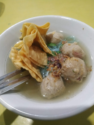 V5X6+C29, Jl. Kacapiring, Kepanjen Kidul, Kec. Kepanjenkidul, Kota Blitar, Jawa Timur 66117