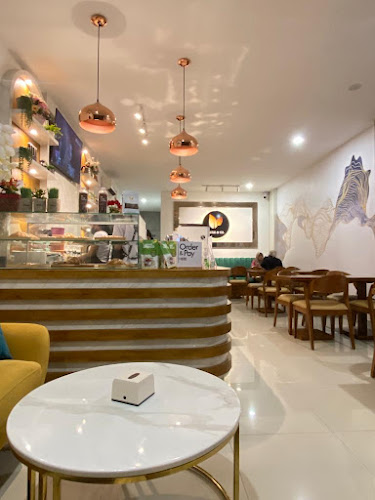 LUXE & CO. - Gastronomi dan perhotelan