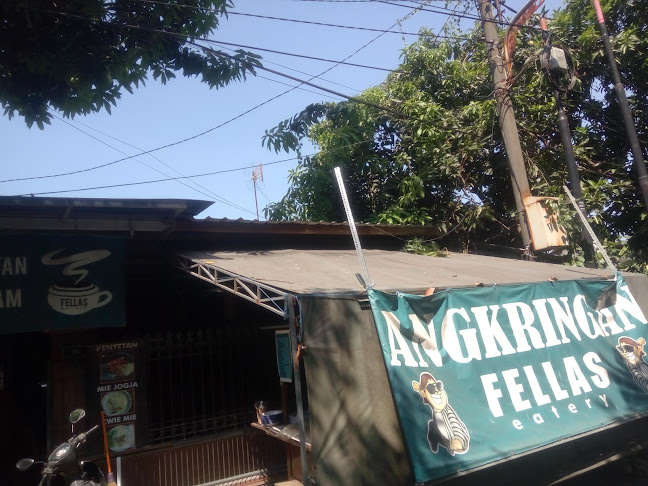 Opinii despre Angkringan Fellas Eatery în Surabaya - Gastronomi dan perhotelan