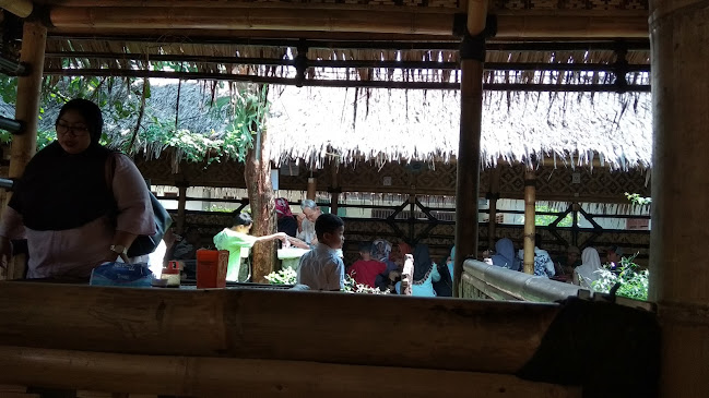 PPM4+P56, Jl. Jombang Raya, RT.03/RW.06, Pd. Kacang Tim., Kec. Pd. Aren, Kota Tangerang Selatan, Banten 15414