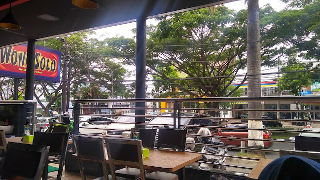 Wong Solo - Gastronomi dan perhotelan