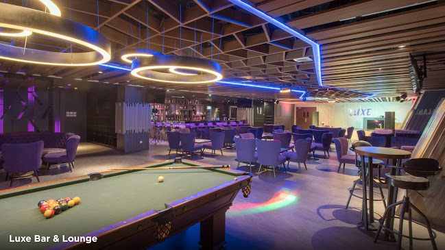 Luxe Bar & Lounge