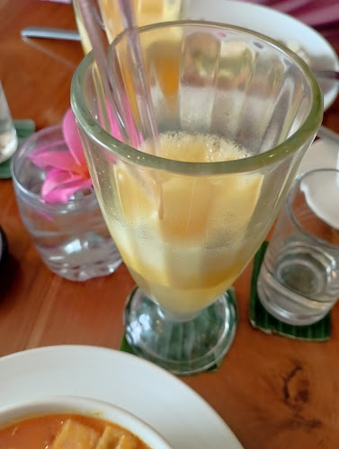 Bali Buda Renon - Gastronomi dan perhotelan