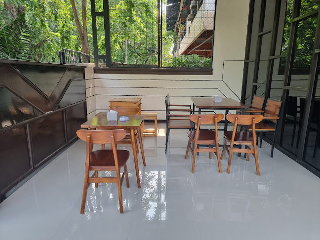 Jl. Nginden Semolo No.49, RT.001/RW.08, Menur Pumpungan, Kec. Sukolilo, Surabaya, Jawa Timur 60118