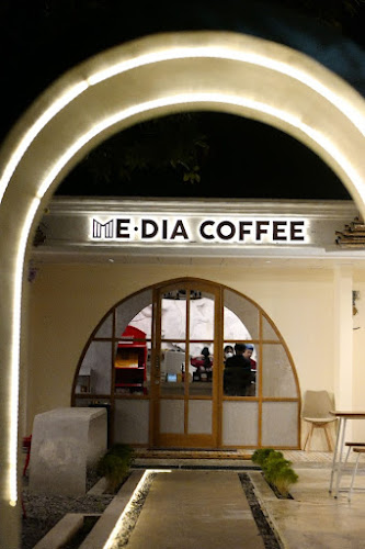 Me.Dia Coffee and Space