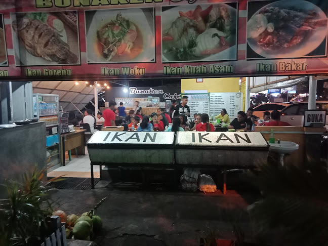 Opinii despre Bunaken Cafe & Resto în Kota Manado - Gastronomi dan perhotelan