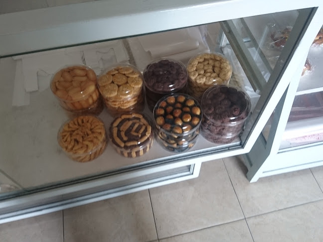 Es Krim dan Salon Mahkota - Kota Magelang