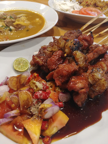 Sate Tongseng Pasutri - Gastronomi dan perhotelan