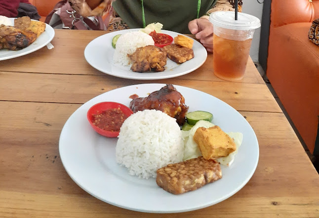 Opinii despre AYAM în Kota Tegal - Gastronomi dan perhotelan