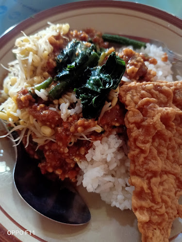 Warung Brongkos Handayani - Gastronomi dan perhotelan