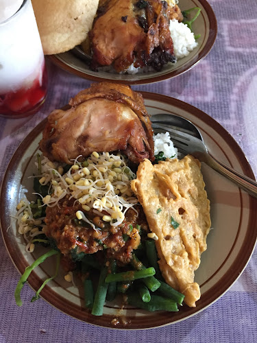 Comentarii opinii despre Warung Brongkos Handayani