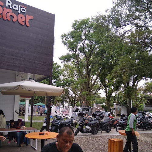 RAJO CORNER - Kota Padang