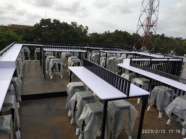 Opinii despre LIQUID CAFE ROOFTOP în Kota Tebing Tinggi - Gastronomi dan perhotelan