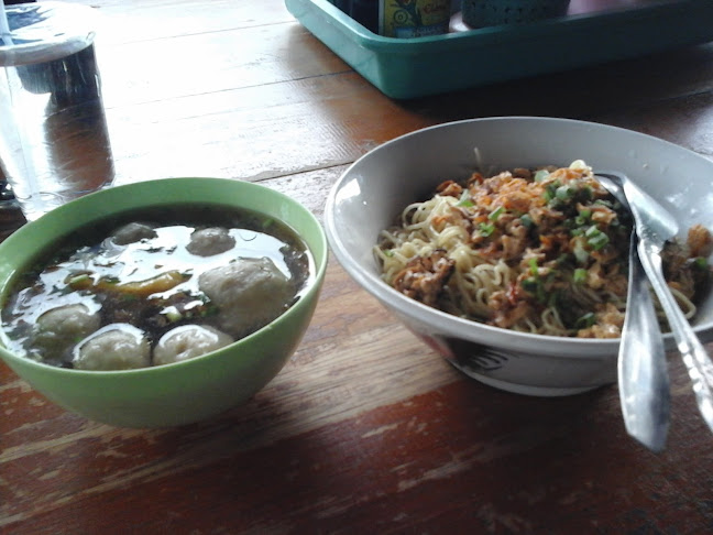 Comentarii opinii despre Mie Kering Dian