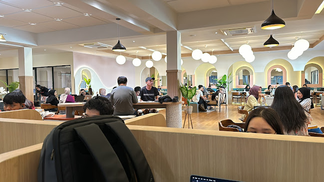 Jl. Komp. Perdana Square, Parit Tokaya, Kec. Pontianak Sel., Kota Pontianak, Kalimantan Barat 78124