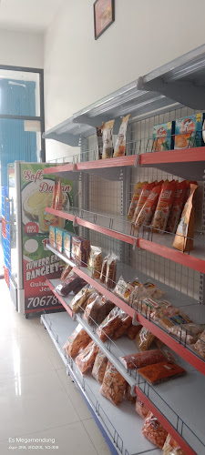 OIeh - oleh khas Balikpapan Gulung jenebora Outlet MT Haryono - Kota Balikpapan