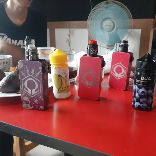 DR VAPE STORE & COFFEE - Kota Depok