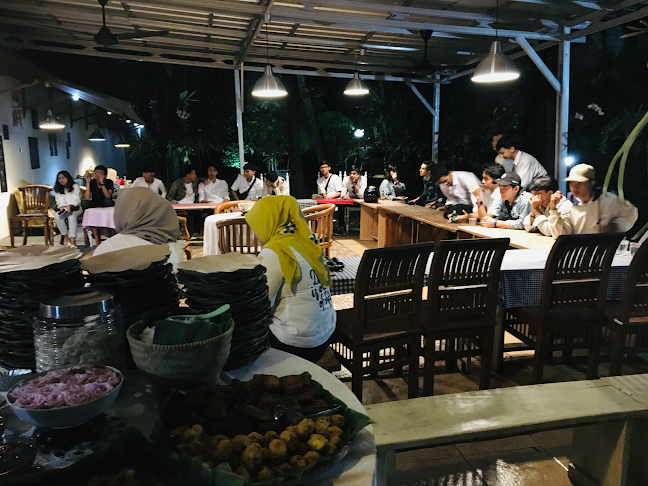 Total Kedai Kopi - Gastronomi dan perhotelan