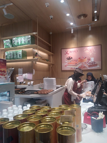 C443+CX8, Punia, Kec. Mataram, Kota Mataram, Nusa Tenggara Bar. 83127